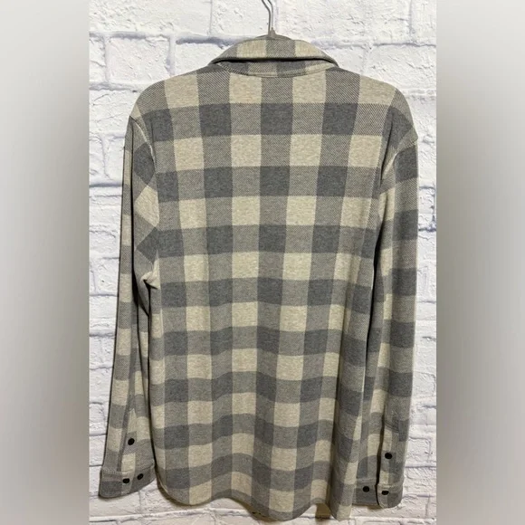 Women’s Quince The Stretch Sweater Fleece, Buffalo Plaid Shirt, Size Large - Picture 4 of 5